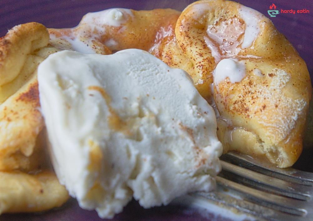 mini apple pie with ice cream